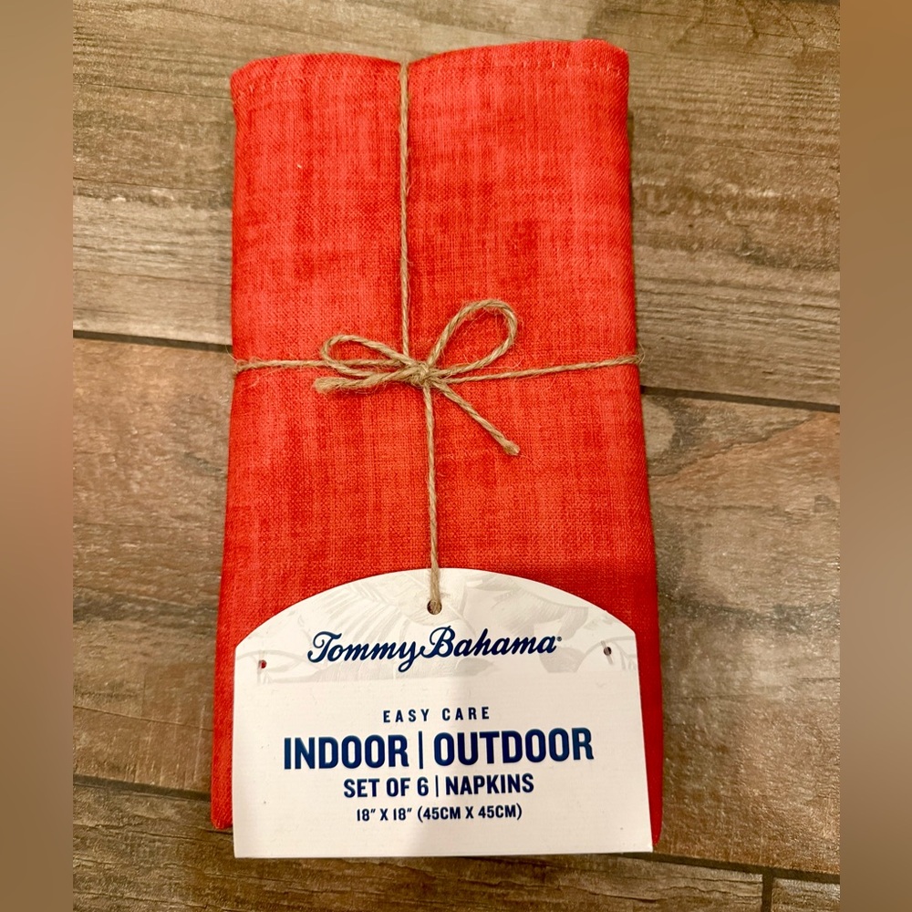 Tommy Bahama Indoor/Outdoor Tablecloth & Napkin Set - Bright Coral - NWT 🪸🧡 - Picture 2 of 5